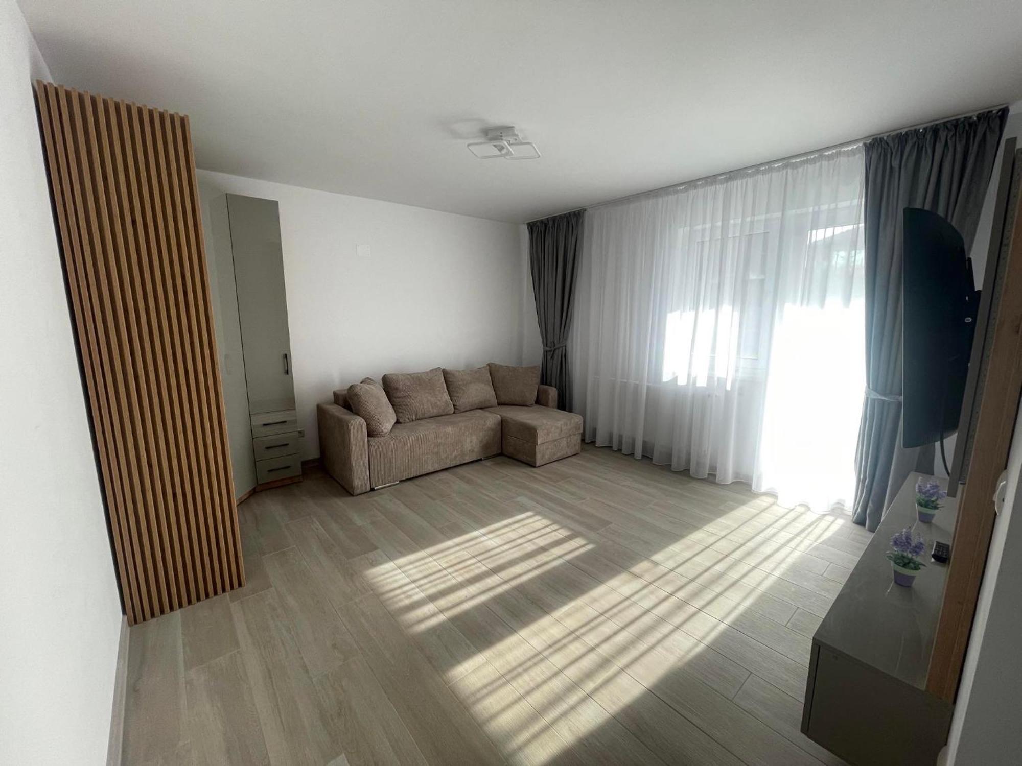 Luxury Apartment Piteşti Esterno foto